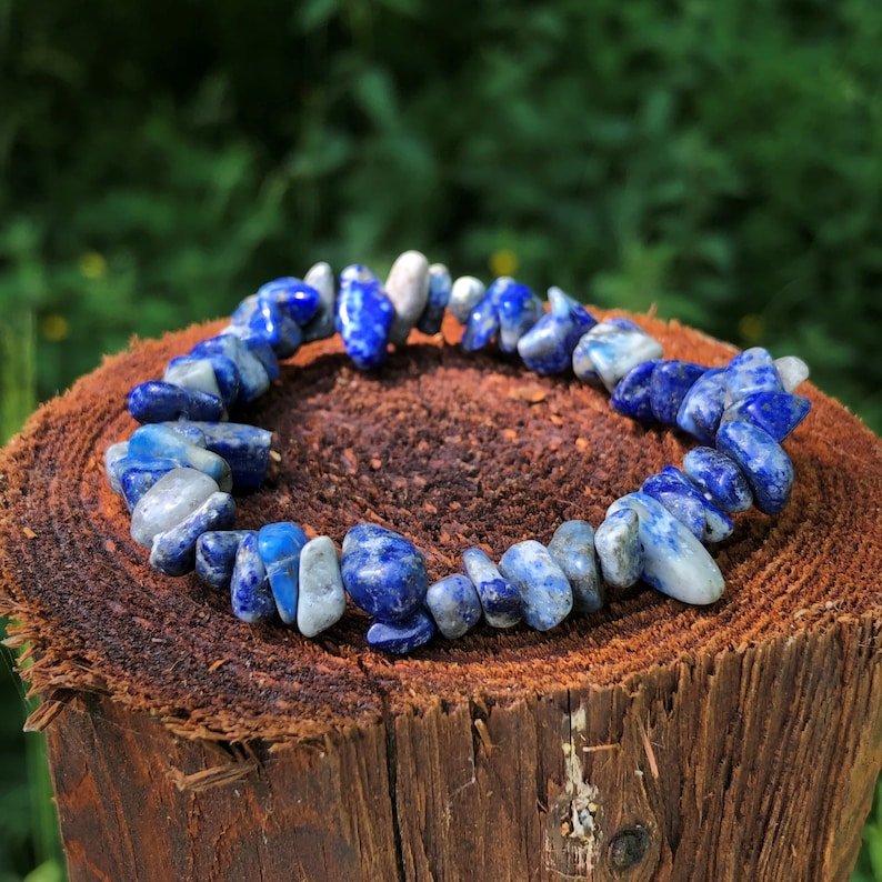Lapis Lazuli Chips Bracelet For Improves Personality, Gives Spiritual Success, Keeps Healthy & Soothes The Throat And Thyroid